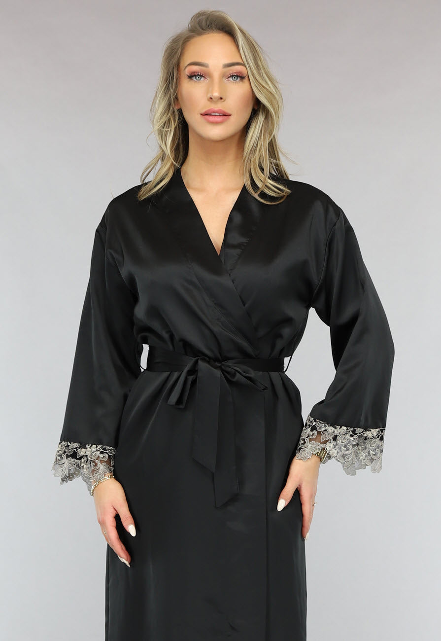 Zwarte Satijnen Kimono met Wijde Mouwen en Borduur Details