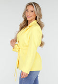 Gele Blazer met Ceintuur en Bloemdetail in Taille