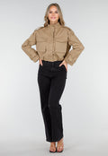 Beige Cropped Jas met Grote Zakken en Rechte Pasvorm
