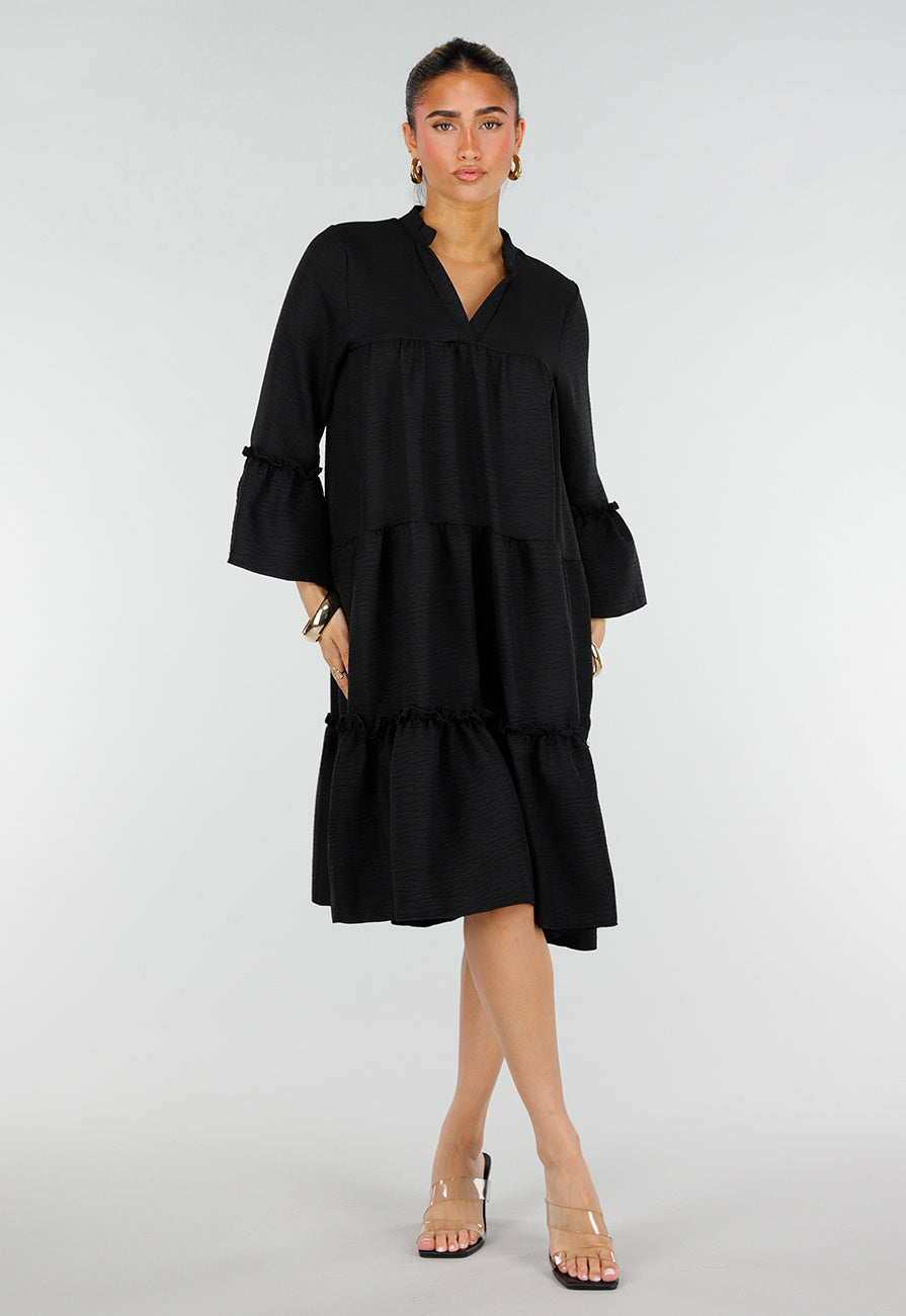 Zwarte Midi Jurk met V-Hals en Ruffle Details
