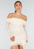 Beige Off Shoulder Mesh Jurk met Asymmetrische Zoom