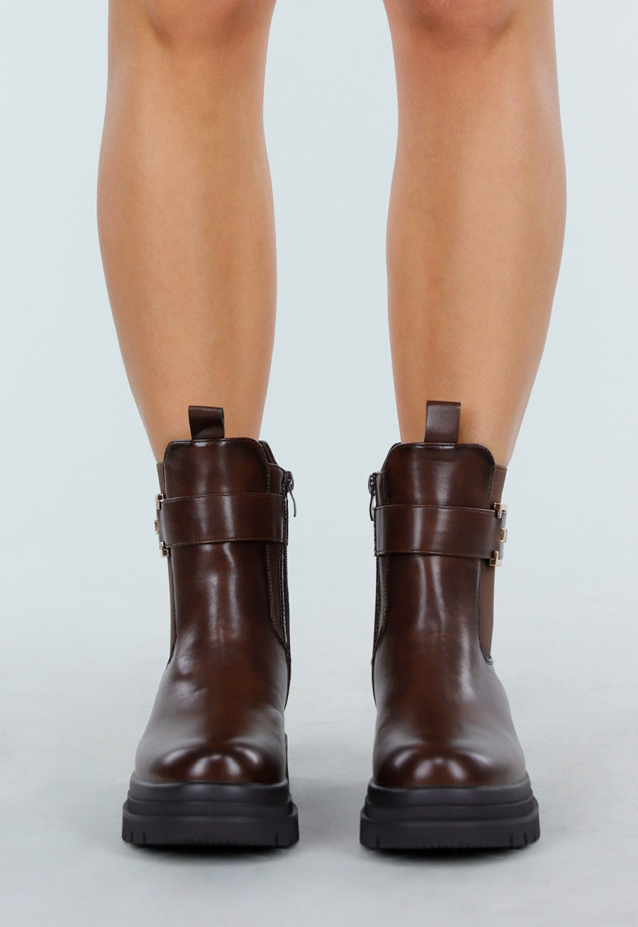 Bruine Enkelboots met Chunky Zool en Goudkleurige Gesp