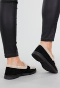 Zwarte Teddy Loafers en Goudkleurig Detail