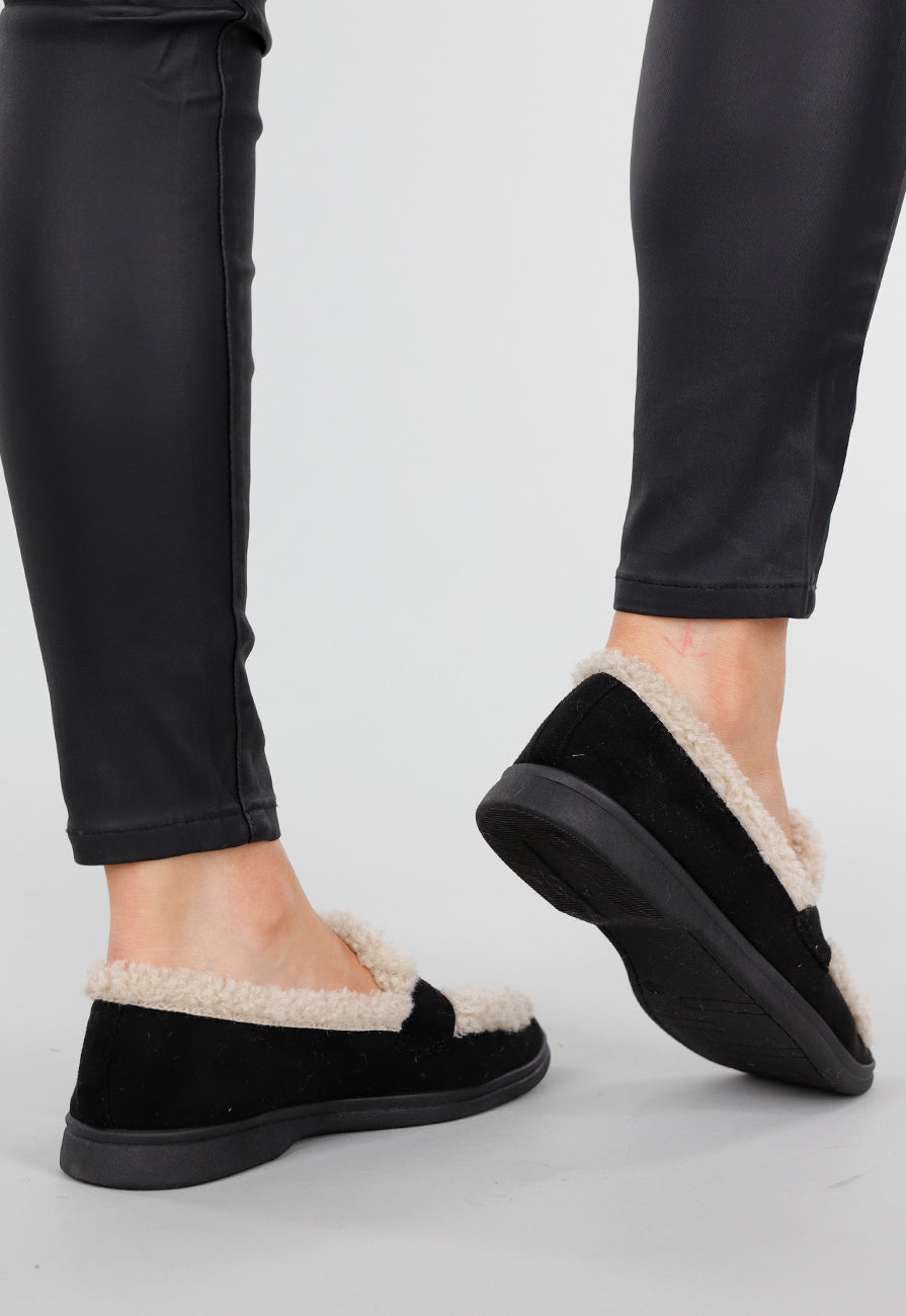 Zwarte Teddy Loafers en Goudkleurig Detail