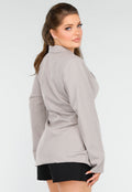 Elegante Getailleerde Grijze Blazer met Ceintuur en Goudkleurige Gesp