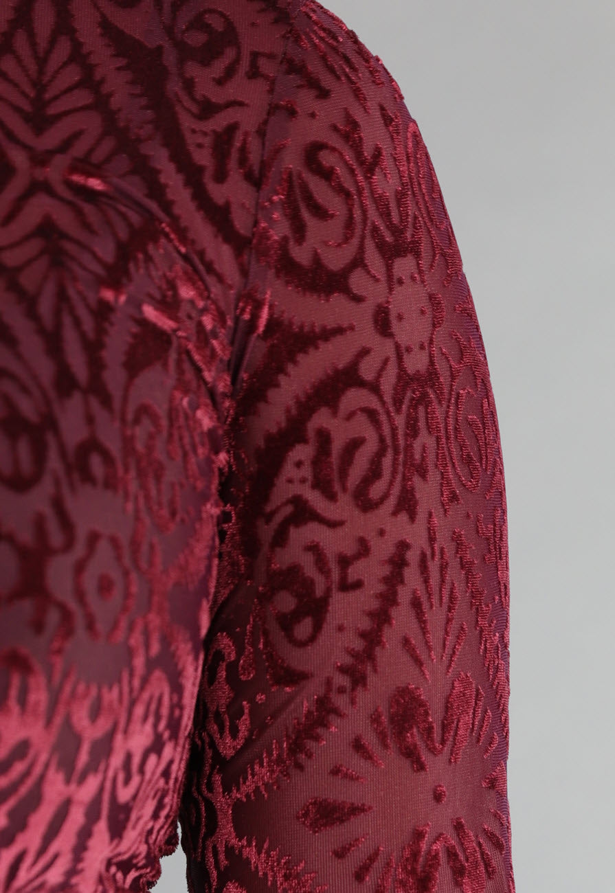 See Through Burgundy Top met Velvet Print