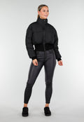 Zwarte Cropped Puffer Jas met Hoge Kraag en Verstelbare Trekkoorden