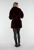 Bordeauxrode Faux Fur Jas met Ceintuur en Brede Kraag
