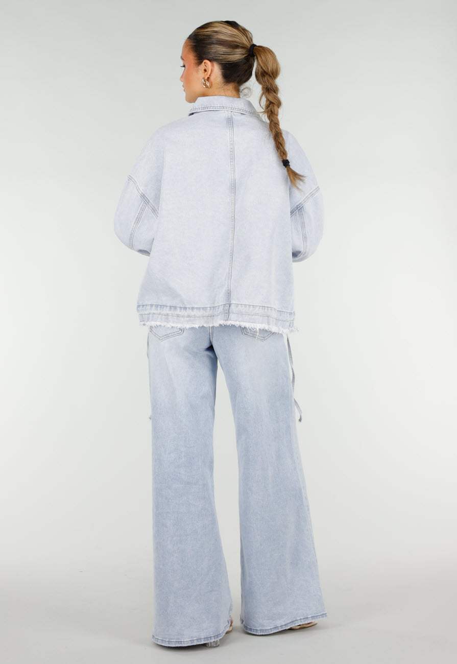 Lichtblauwe Denim Jas met Klepzakken en Trekkoorden