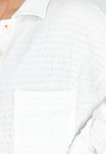 Witte Crinkle Stretch Set met Doorknoop Blouse en Rechte Broek met Elastische Tailleband