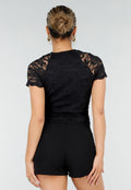 Zwarte Kant Top met Korte Mouwen en Cut Out