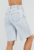 Lichtblauwe Denim Bermuda Short met Bloemenborduursel en Rechte Pijpen