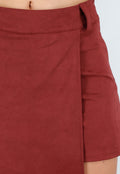 Rode Asymmetrische Skort met Stretch en Suède Look