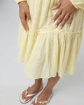 Butter Yellow Mousseline Mini Jurk met V-Hals en Volantzoom
