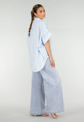 Lichtblauwe Gestreepte Oversized Blouse met Kraag en Korte Mouwen