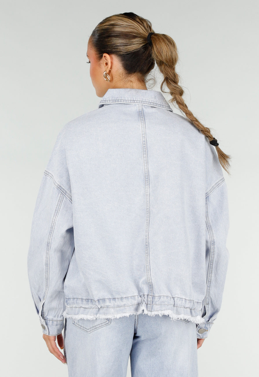 Lichtblauwe Denim Jas met Klepzakken en Trekkoorden