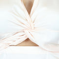 Champagne Geplooide Satin Jurk met Twistdetail