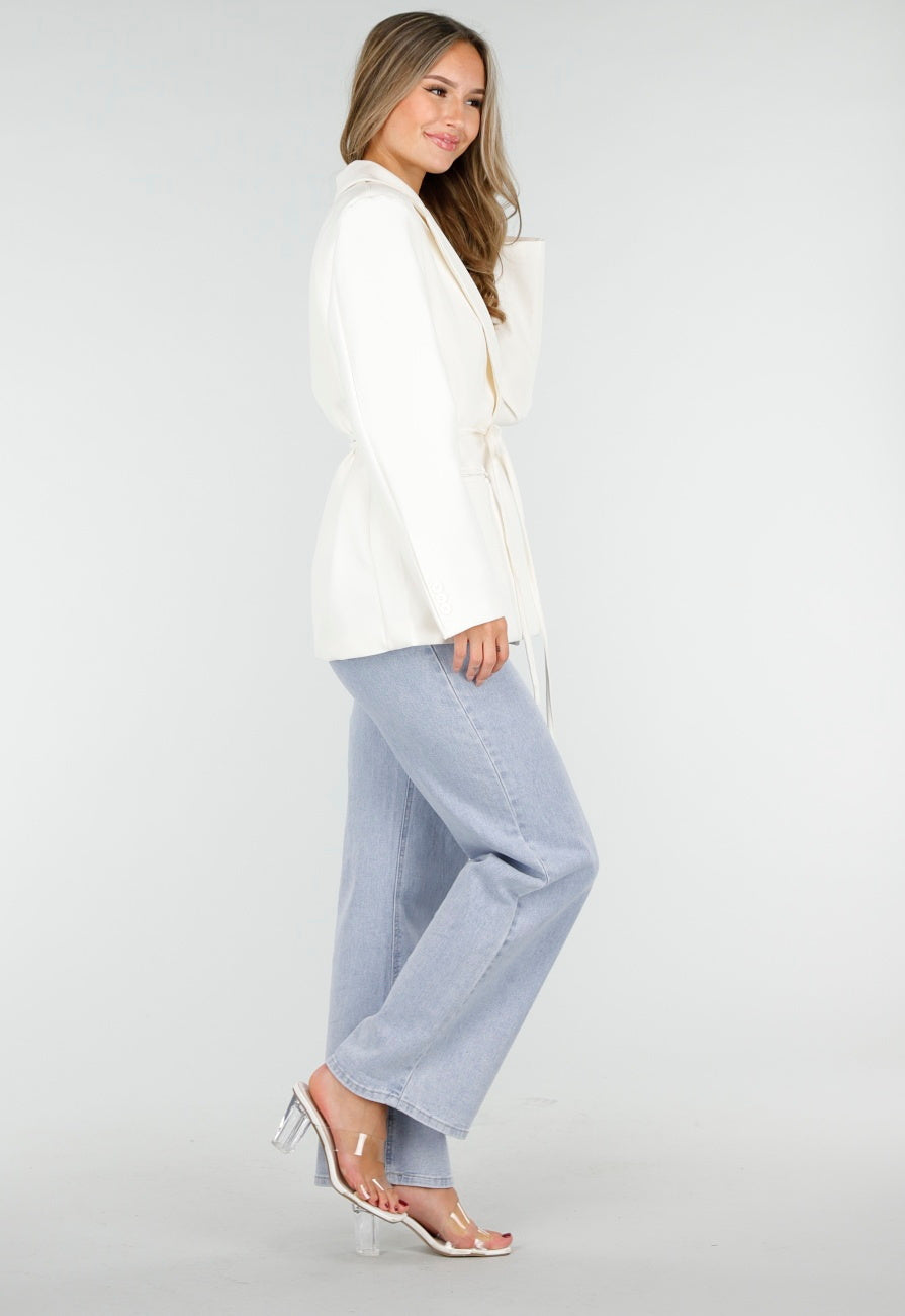 Witte Blazer met Ceintuur