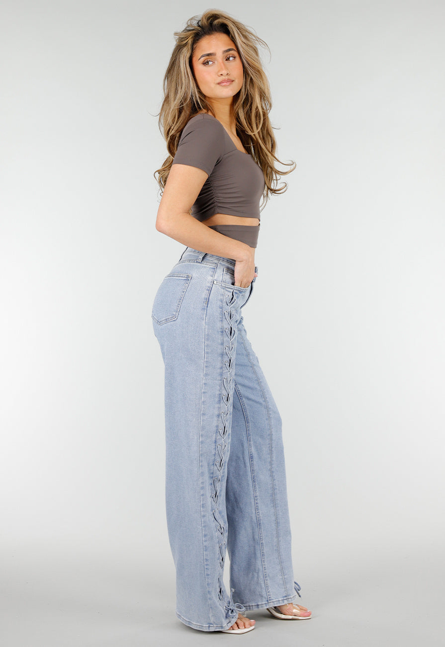Taupe Cropped Sport Top met Korte Mouwen en Wrap Detail