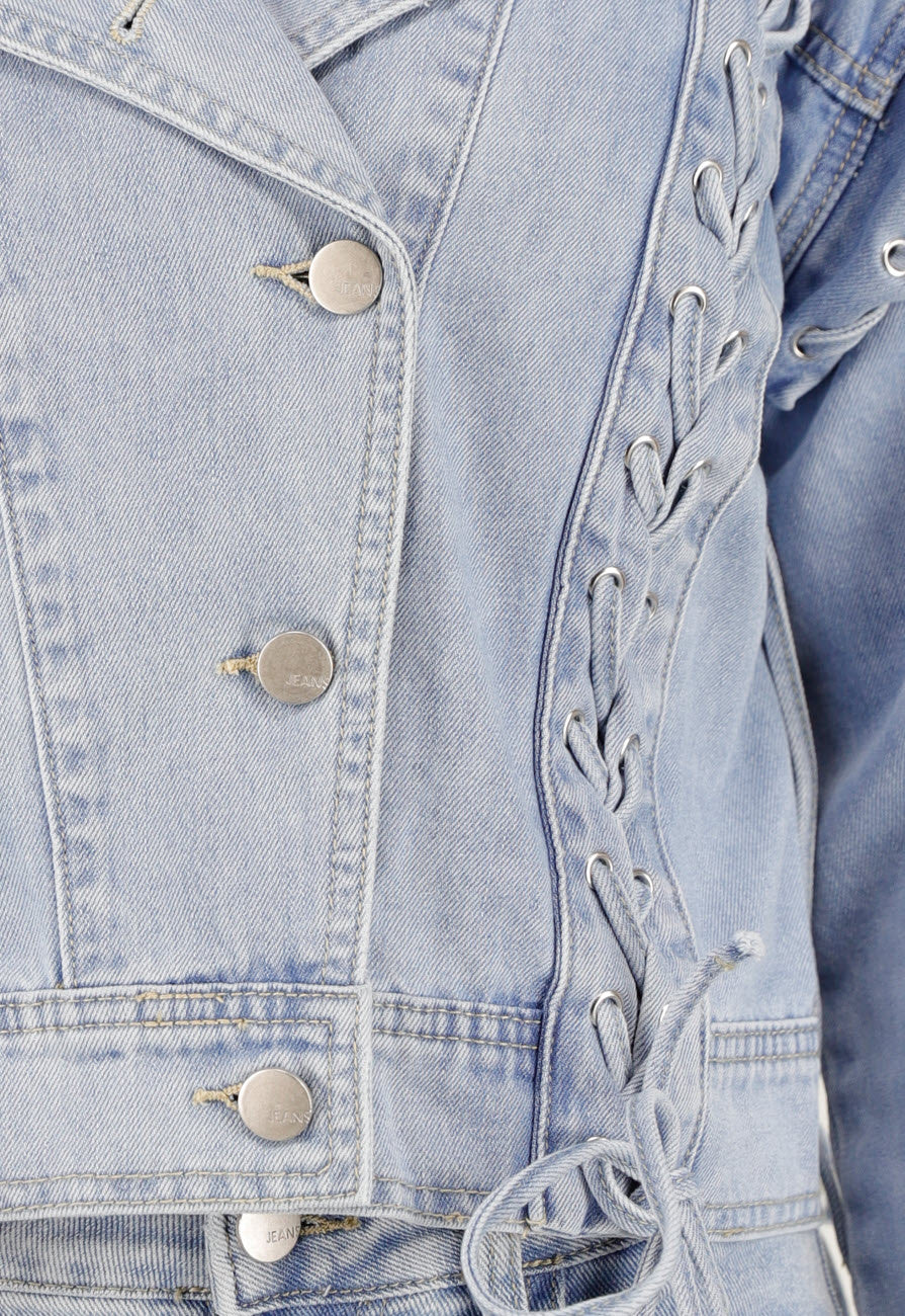 Lichtblauw Denim Jasje met Veterdetails en Ruffle Schouders