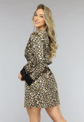 Glanszijde Leopard Print Kimono met Tailleband
