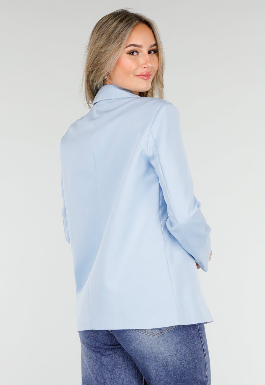 Lichtblauwe Blazer met Tailleceintuur en Stoffen Bloemdetail
