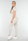 Beige Sportset met Cargozakken en Scrunch