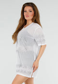 Witte Mesh T-Shirtjurk met Zilveren Glitters en Jerseyprint