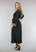 Zwarte Satijnen Kimono met Wijde Mouwen en Borduur Details