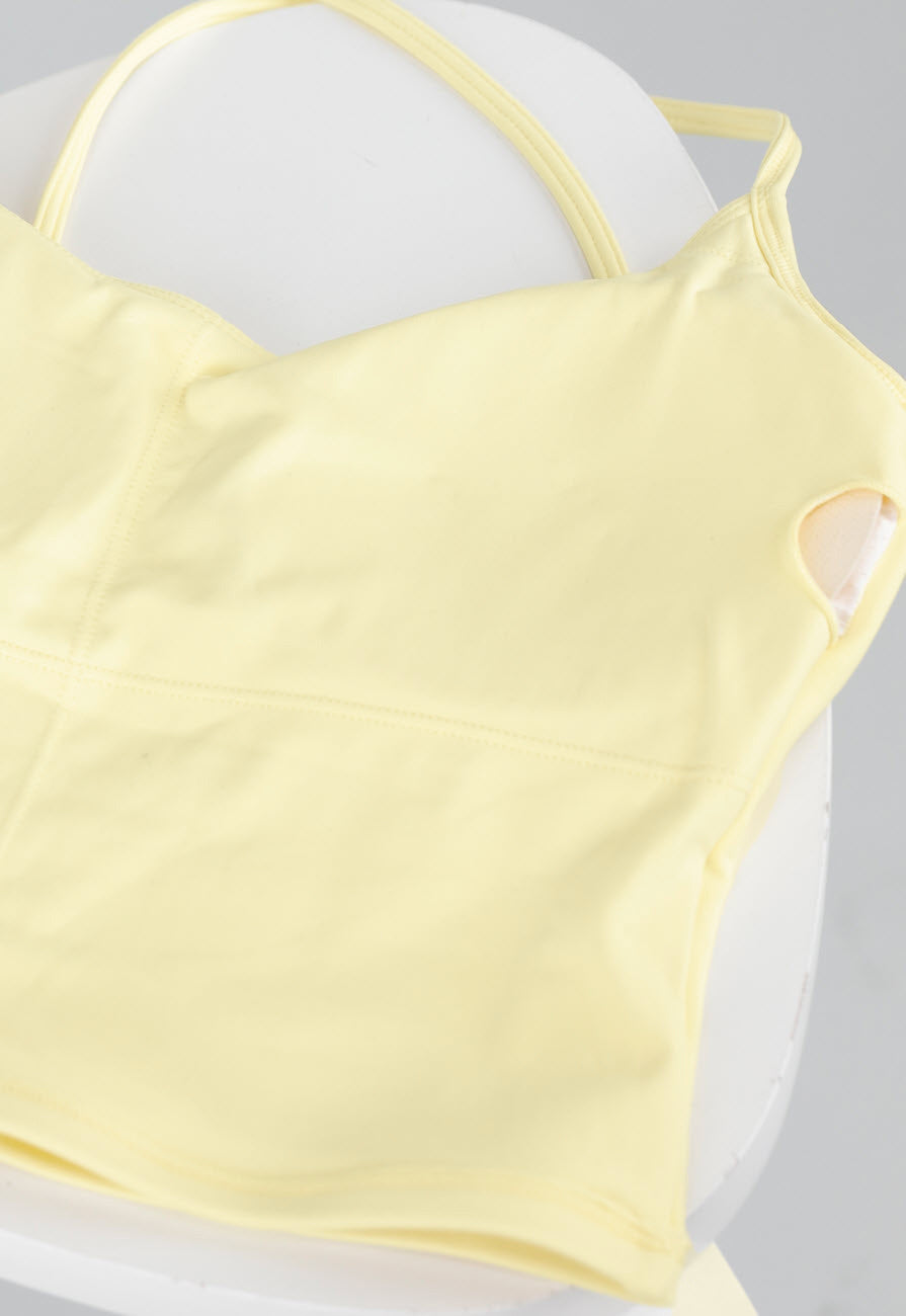 Gele Crop Top met Pads en Gekruiste Bandjes