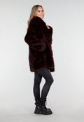 Bordeauxrode Faux Fur Jas met Ceintuur en Brede Kraag