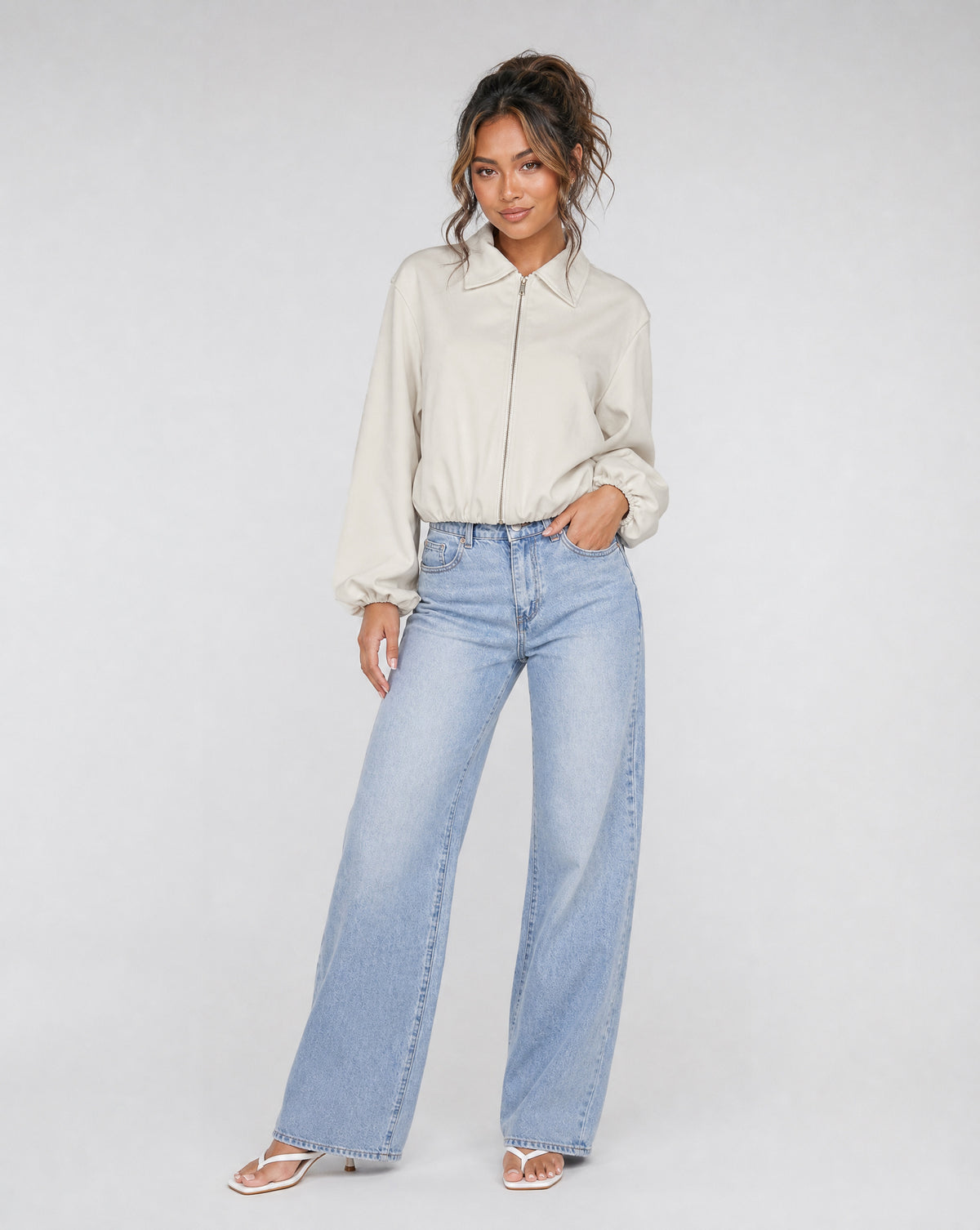 Crème Cropped Bomberjack met Ritssluiting en Ballonmouwen