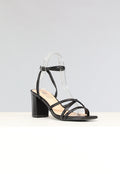 Lage Strappy Sandaletten in Zwart