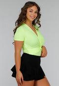 Neon Gele V-hals Bodysuit met Twist en Korte Mouwen