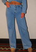 Lichtblauwe Mid Waist Wide Leg Jeans met Raw Edge Zoom