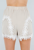 Beige Two Piece Set met Stretch, Giletlook en Gehaakte Details