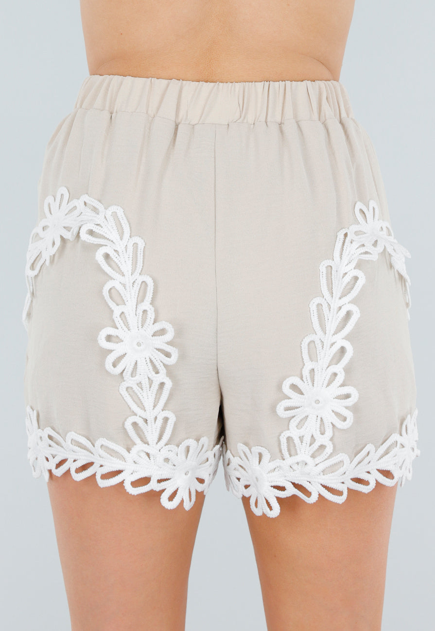 Beige Two Piece Set met Stretch, Giletlook en Gehaakte Details
