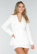 Witte Blazer met Schoudervulling en Dubbele Knoopsluiting
