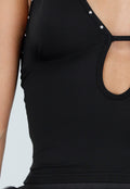 Zwarte Haltertop met Studdetails en Open Rug