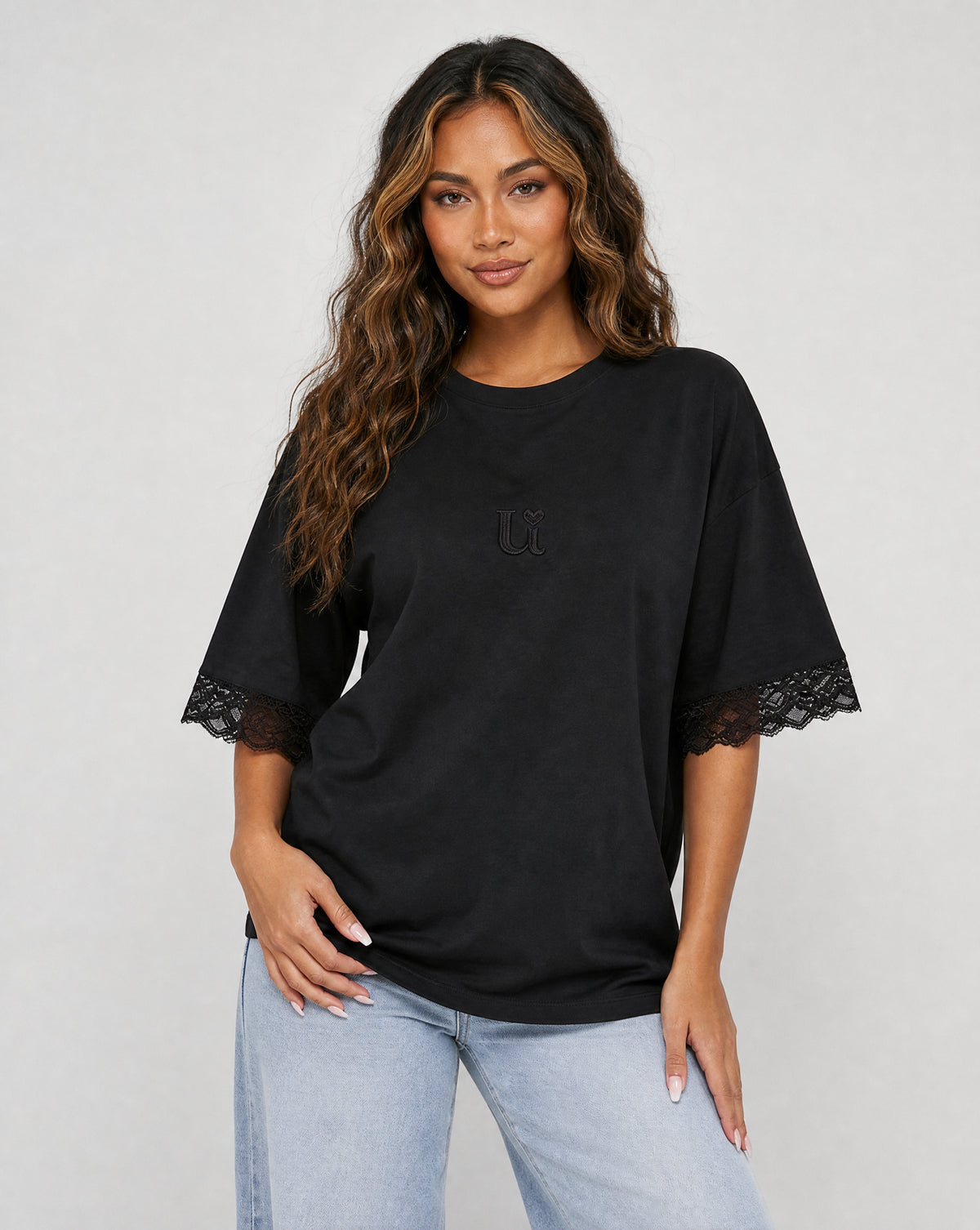 Zwart Oversized T-Shirt met Kantmouwen en Borduring