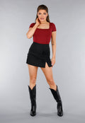 Stretchy Burgundy Shirt met Vierkante Hals en Korte Mouwen