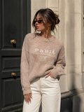 Beige Trui met Witte Tekstopdruk en Lange Mouwen