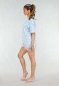 Lichtblauw T-Shirt met Roze Stippen en Kant