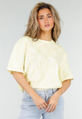 Butter Yellow Kanten T-shirt met Korte Mouwen en Ronde Hals