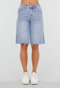 Lichtblauwe Denim Bermuda Short met Ruwe Zoom