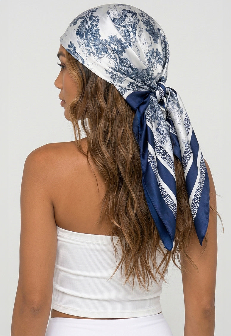 Blauwe Satijnen Bandana met Klassieke Print