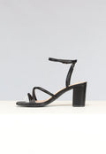 Lage Strappy Sandaletten in Zwart