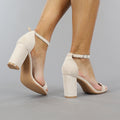 Beige Suède Sandaletten met Grote Hak
