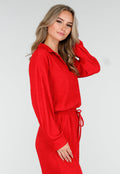 Rode Plissé Two Piece Set met Losvallende Blouse en Rechte Broek