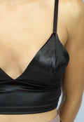 Zwarte Satin Look Crop Top met Spaghettibandjes